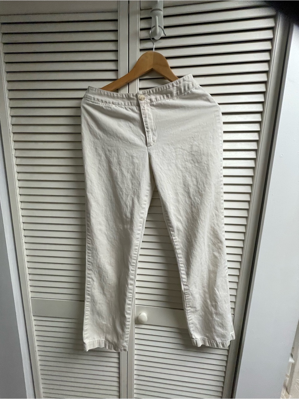 Women's Vintage Y2K Cream 9” rise Straight-Leg Pants Size 4